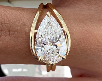 Anillo de compromiso de oro amarillo de 14 quilates con diamante sintético talla pera de 2,50 ct certificado por IGI (E/VVS2). Regalo de aniversario o para damas de honor.