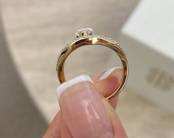 1.5ct E / VVS2 Marquise Cut Lab erstellt Diamant Eternity Ring 14K Gelbgold 2-Zacken, 4-Zacken-Einstellung 4 runde brillante Seitensteine