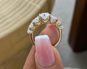 Engagement Ring 14K Yellow Gold 2.55ct IGI Certified E/VVS2 Round Cut Lab Created Diamond 4-Prong Setting Round Side Stones Cut