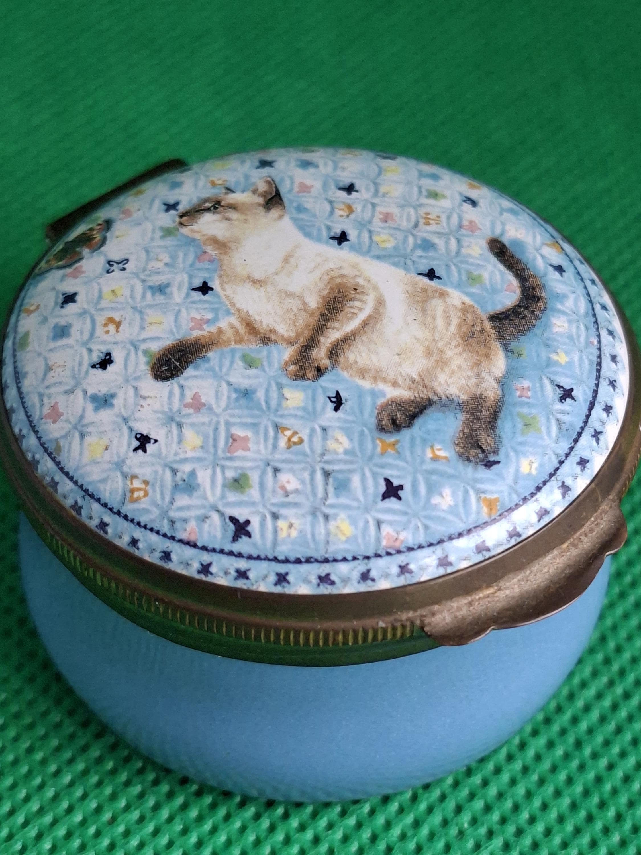 Lesley Anne Ivory Cat Figurines - Etsy