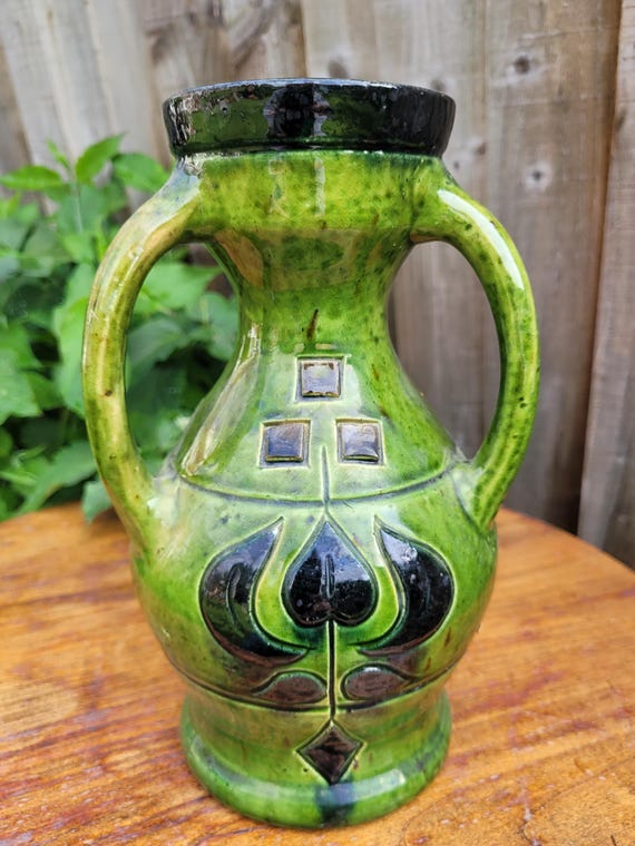 Vase En Céramique Régionale Vert Avec 2 Anses - Occasion, état Correct, Marque à Vérifier