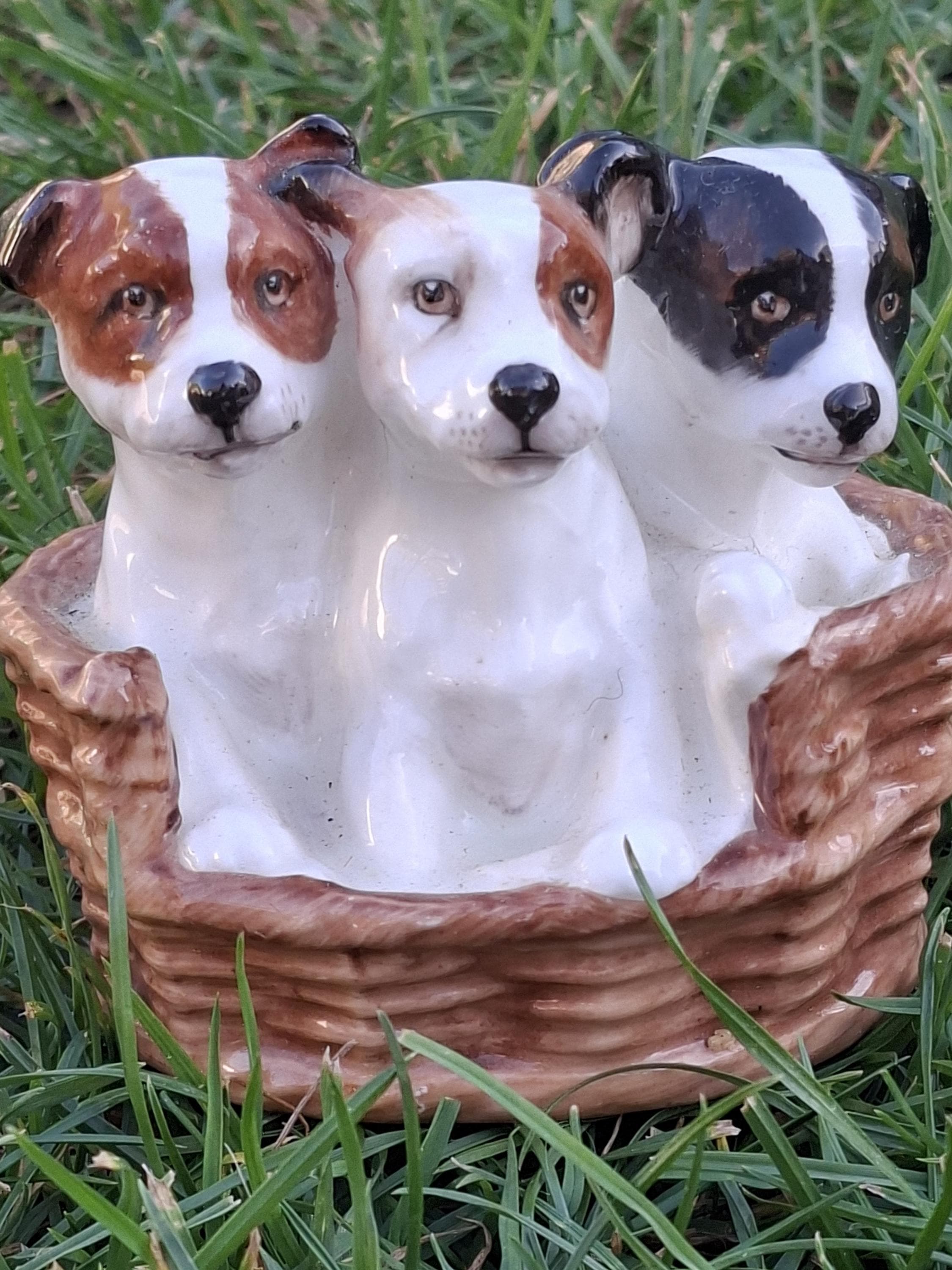 Three Dogs Statue - Etsy