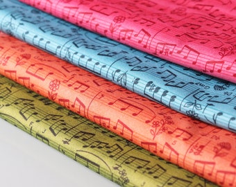 Set di 4 tessuti coordinati, Tessuti 100% cotone, stampe digitali con note musicali in 4 colori diversi disegnate da CrisDeMarchi Atelier