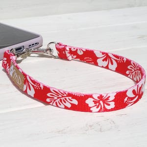 Correa de muñeca para teléfono con diseño de hibisco rojo / Correa de muñeca para teléfono / Cordón para teléfono / Fabricado en Japón