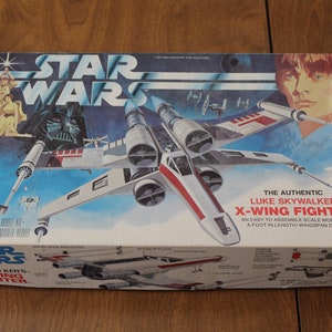 Luke Skywalker&#39;s X-Wing Fighter Star Wars 1978 MPC Model Kit