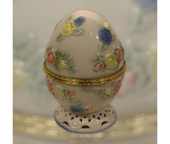 Rare Large Ceramic Porcelain Embossed Floral Egg … - image 3