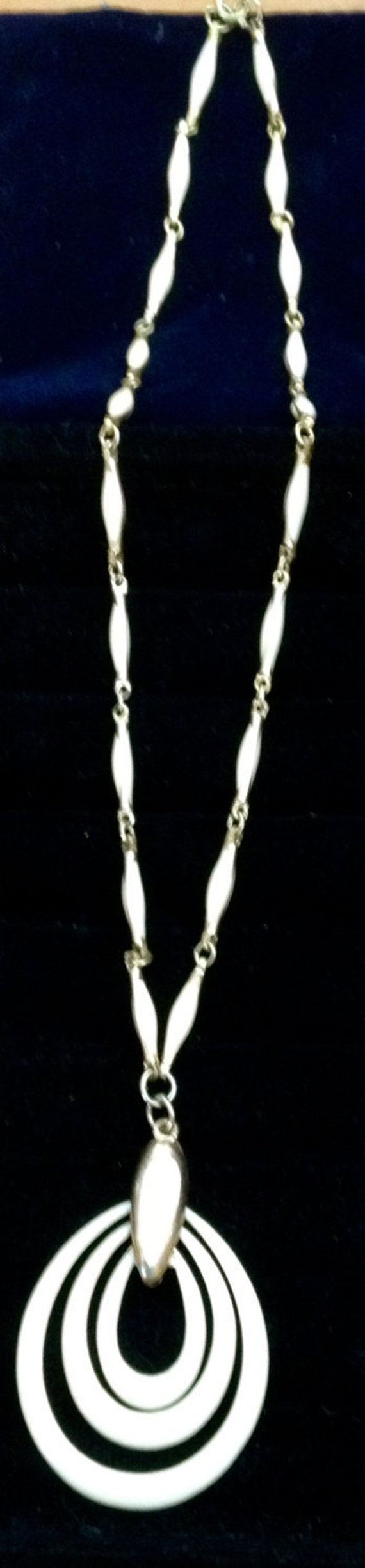 1960's -  Early 1970''s Circular Gold Chain Link E