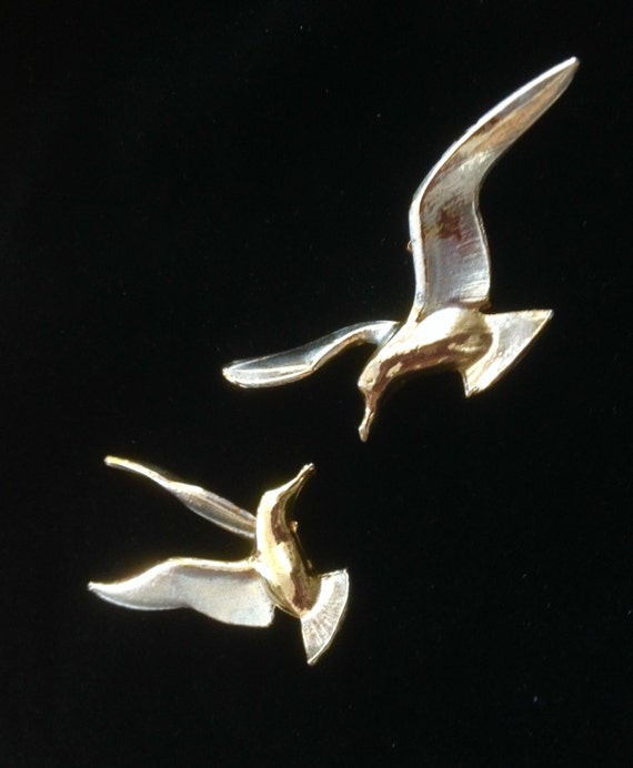 Scattered Bird Figural Pins - image 1