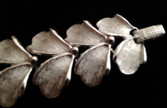 TRIFARI'S/ 1970's-1980's/ Silver Toned Laurel Dou… - image 2