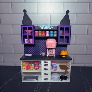Skully Cutie Miniatur-Küchentheke für Miniverse Machen Sie es Mini-Lebensmittel und Geräte | 1:6 Maßstab