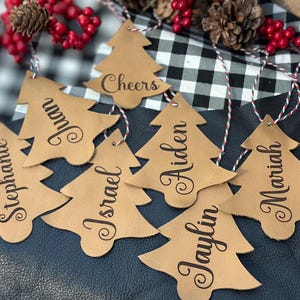 Personalisierte Familie Weihnachtsanhänger für Weihnachtsstrümpfe und Weihnachtsgeschenk Dekor (größer)