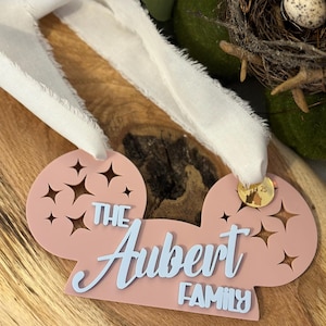 Personalisierter Themenpark Kinderwagen Anhänger: Disney-inspirierter Mausohren Name Familienschild Identifikation