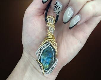 Protector Energy: Multi Labradorite Wire Wrapped Crystal, for protection of your energy