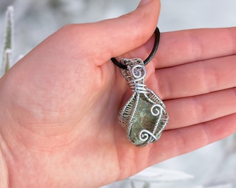 Health boost: Green Aventurine Wire Wrapped Healing Crystal, Promotes luck, success, wealth, joy, good health, humor, regeneration