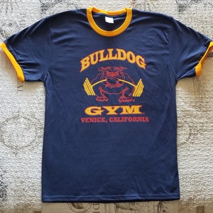 Bulldog Gym Venice Beach California Navy Blue / Gold Old School Bodybuilding Vintage Logo Ringer T-shirt Brand New Size M L XL