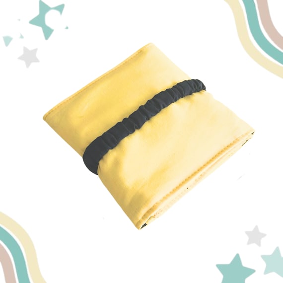First Period Kit Yellow / Navy, Emergency kit period teen, menstruation kit, first period gift, menstrual kit, first moon