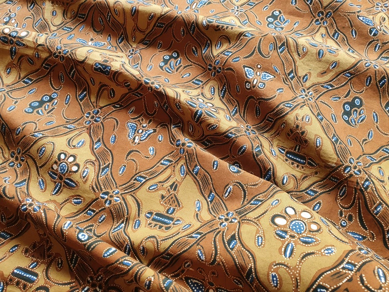 Indonesian batik fabric, Traditional Javanese wedding sarong batik sogan Sido Mukti image 8