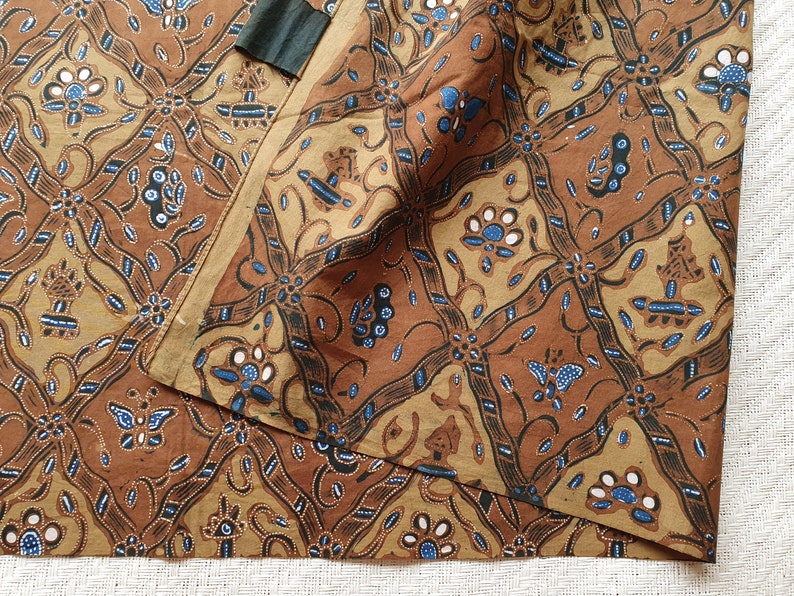 Indonesian batik fabric, Traditional Javanese wedding sarong batik sogan Sido Mukti image 5