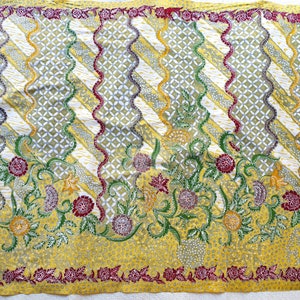 Indonesian batik fabric, Javanese women sarong/ kebaya in yellow floral with parang and kawung