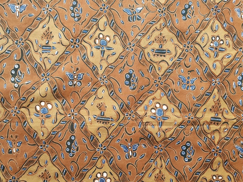 Indonesian batik fabric, Traditional Javanese wedding sarong batik sogan Sido Mukti image 1