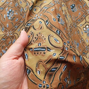 Indonesian batik fabric, Traditional Javanese wedding sarong batik sogan Sido Mukti image 7