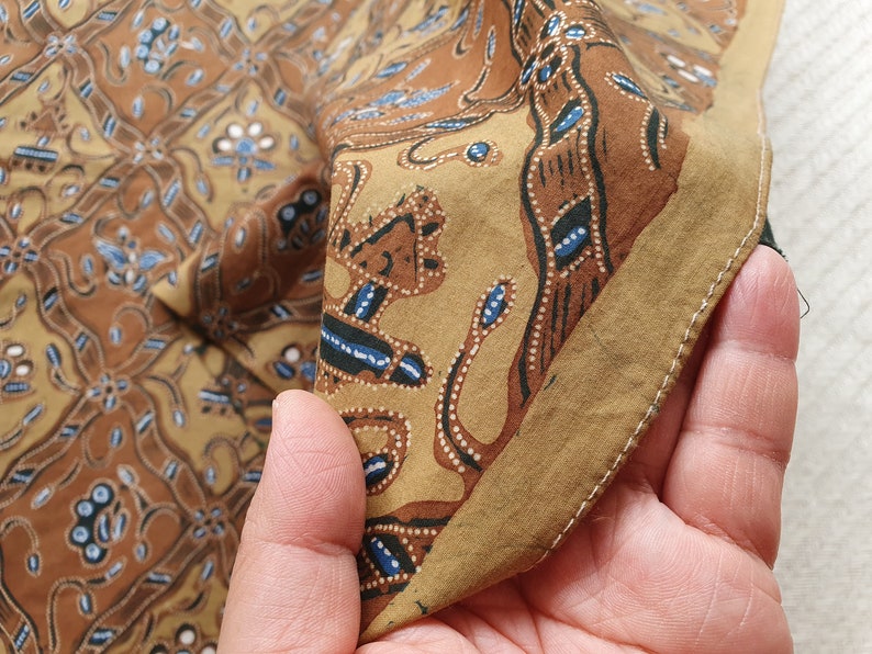 Indonesian batik fabric, Traditional Javanese wedding sarong batik sogan Sido Mukti image 6