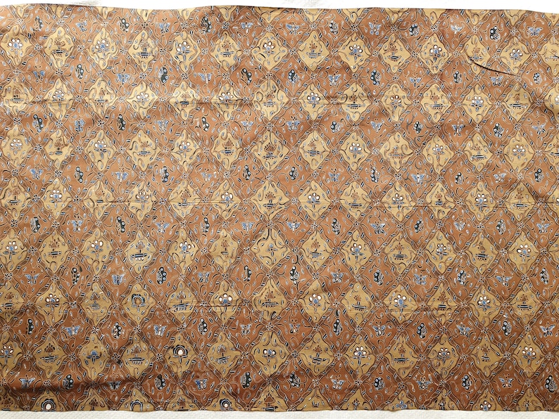 Indonesian batik fabric, Traditional Javanese wedding sarong batik sogan Sido Mukti image 3