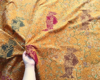 Indonesische batikstof, handgetekende sarong bruine sogan Srikandi wayang schaduwpop