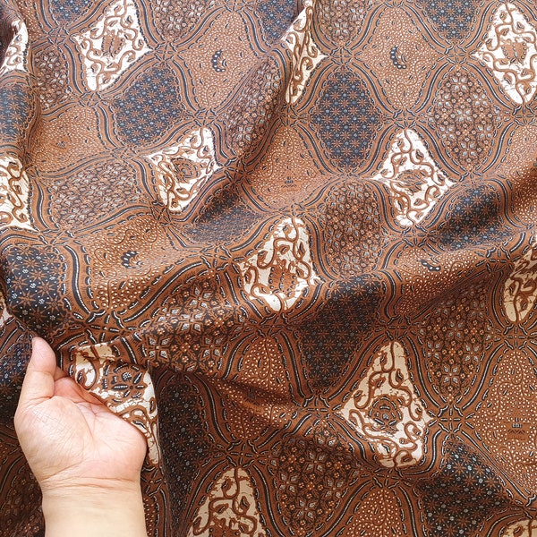 Indonesian batik fabric, Traditional Javanese wedding batik sogan Sido Drajad