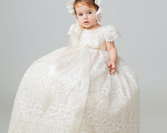 Handmade Lace Christening Gown | Baby Blessing Dress with Bonnet Modelo G057