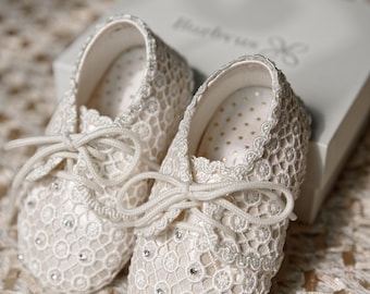 Zapatitos para Niño Burbvus- Zapatos Bebe Blancos o Marfil - Bautismo o Bautizo Modelo B028 - Zapatitos para Ropones de Bautizo