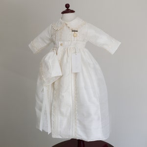 Ropon para niño estilo Español modelo B009 - hecho a mano - desmontable Incluye medalla Bañada en Oro de 14k