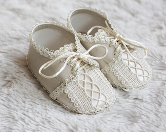 Zapatitos para Niño Burbvus- Zapatos Bebe Blancos o Marfil - Bautismo o Bautizo Modelo B020 - Zapatitos para Ropones de Bautizo