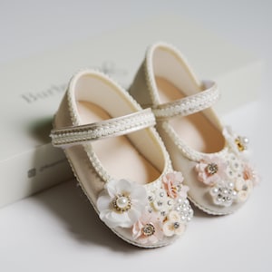 Zapatitos para niña G033, zapatitos de bautismo para bebes, color blanco y color marfil