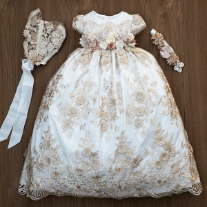 Hermoso Ropon Para Niña G019 Burbvus, Vestido para bautizo con encaje, gorrito y zapatitos, Ropones bautismo