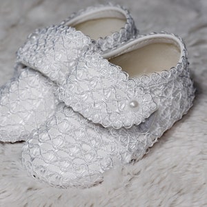 Zapatitos para Niño Burbvus- Zapatos Bebe Blancos o Marfil - Bautismo o Bautizo Modelo B024 - Zapatitos para Ropones de Bautizo