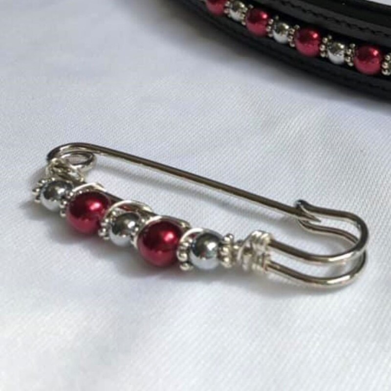 stock tie and pin