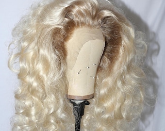 Luxe Lace Front Lockige Blonde Perücke: Voluminöse Dunkle Wurzel