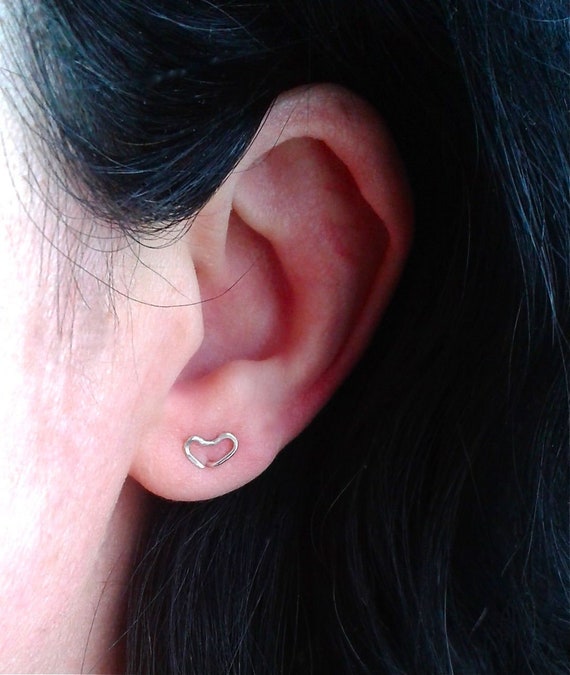 Heart Earring Hammered Tragus Stud Cartilage Earring Cute Ear Piercing Helix Conch Jewelry Puces D Oreilles En Argent Arete De Tragus