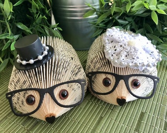 Medium Pearl Wedding Anniversary Hedgehogs