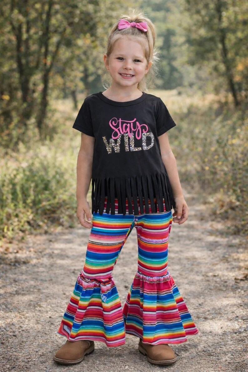 Ensemble avec bas clochette Stay Wild pour filles | Jeu de fusées éclairantes cowgirl Serape image 1