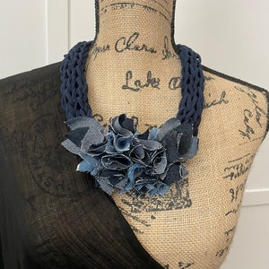 Handmade Denim Flower Necklace: Upcycled Fabric Jewelry - Etsy display picture 3