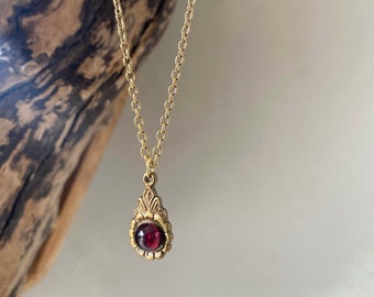 Arabella - Antique Gold Garnet Necklace - Gold Garnet Necklace - Antique Garnet Pendant Necklace, 2nd Anniversary necklace, Valentine's Day