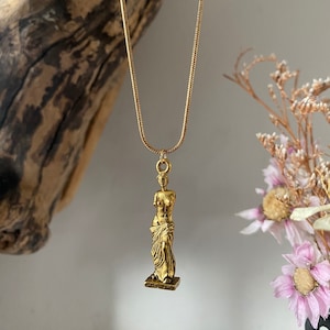 Aphrodite Gold Necklace, Vintage Aphrodite Necklace, Goddess Aphrodite Necklace, Venus Necklace, Love Necklace, Goddess Necklace, Antique
