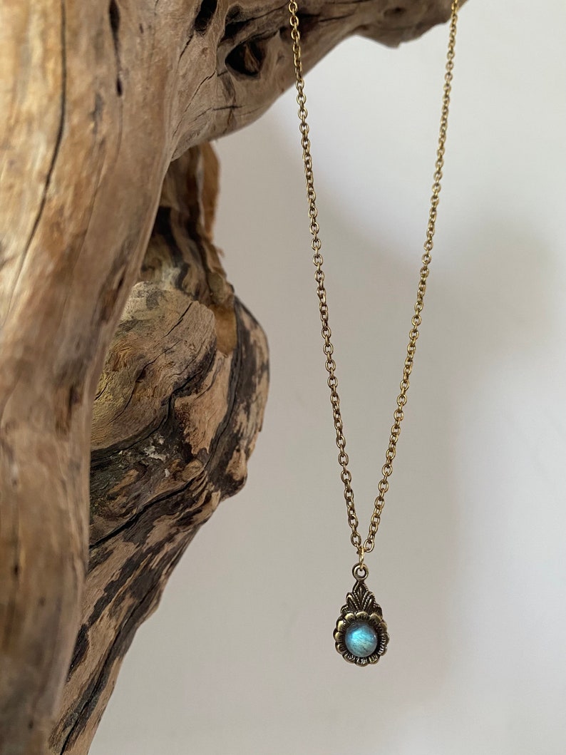 Arabella Antique Gold Labradorite Necklace Gold Labradorite Necklace Antique Labradorite Pendant Necklace, Fiery Labradorite Necklace image 4