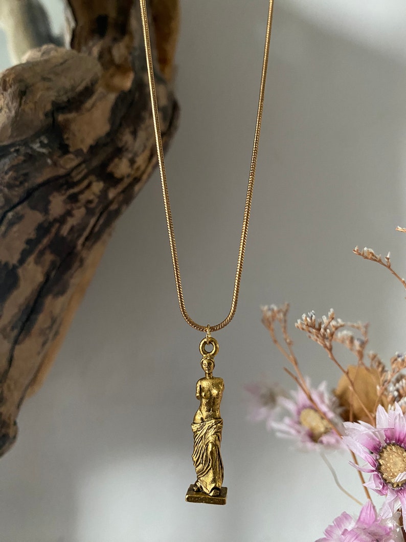 Aphrodite Necklace