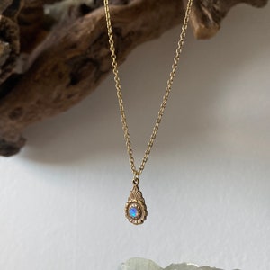 Arabella Antique Gold Opal Necklace Gold Opal Necklace October Birthstone Necklace Antique Opal Pendant Necklace image 4