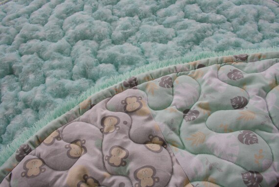 round quilted play mat