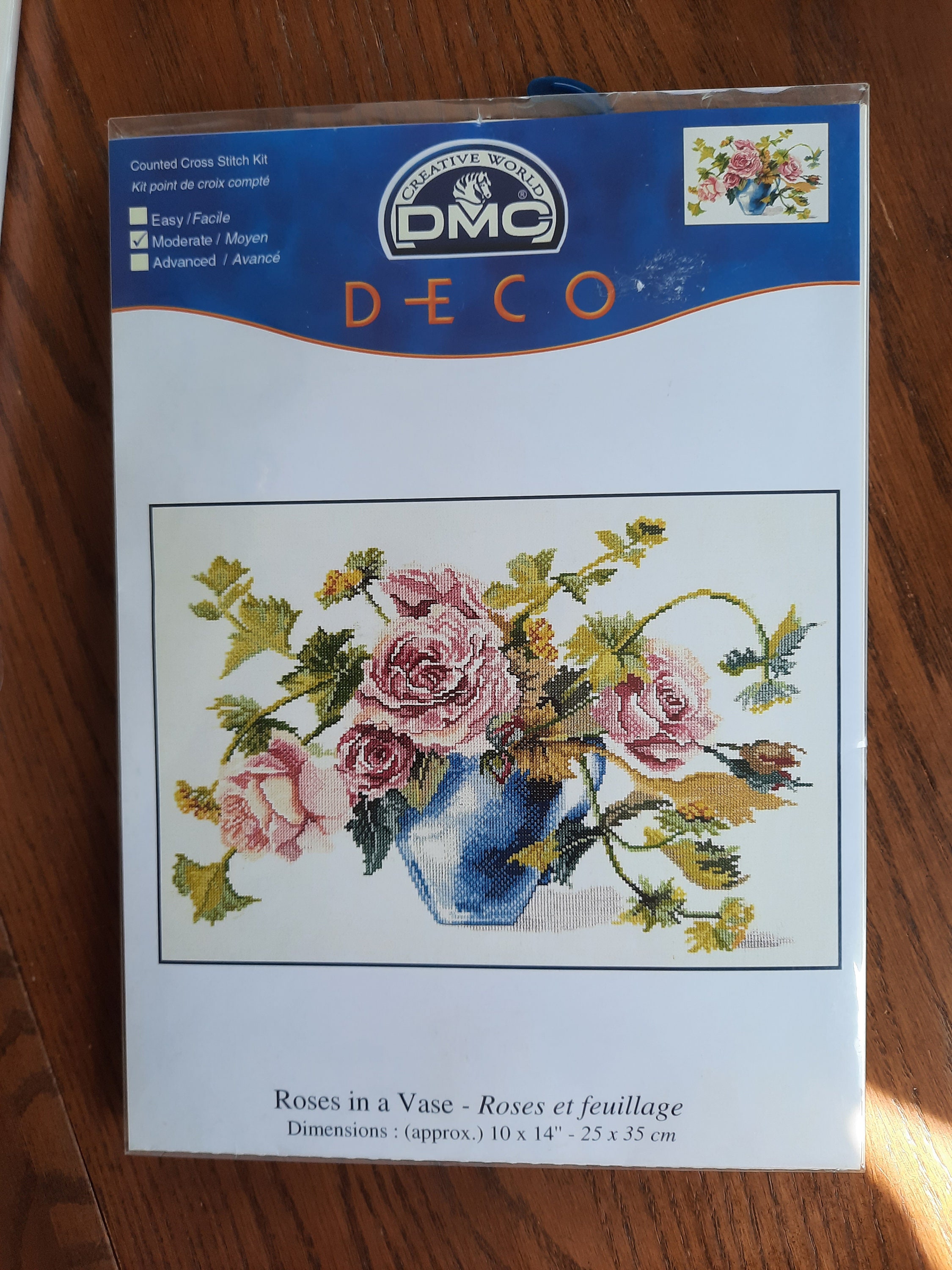 Kit Point De Croix DMC Ancien : Bouquet De Roses Sur Toile Lin Avec Perles - Neuf, Référence BK045
