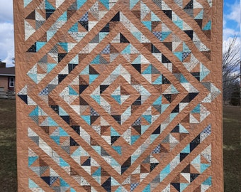 Diamant HST, motif de courtepointe téléchargeable, grand lit, demi-triangles carrés, gros quartiers